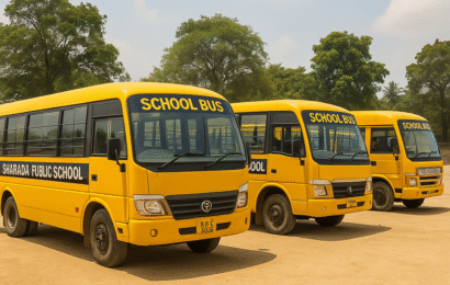Buses are standing in the ground of sharada public school balrampur